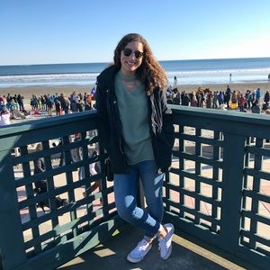 Meet your Posher, Colbi